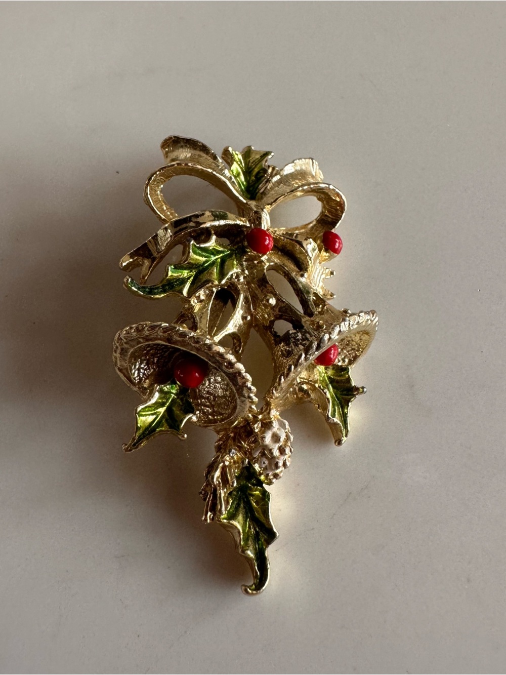 Gold Tone Holly & Bell CHRISTMAS Floral Brooch with Red Berry Accents